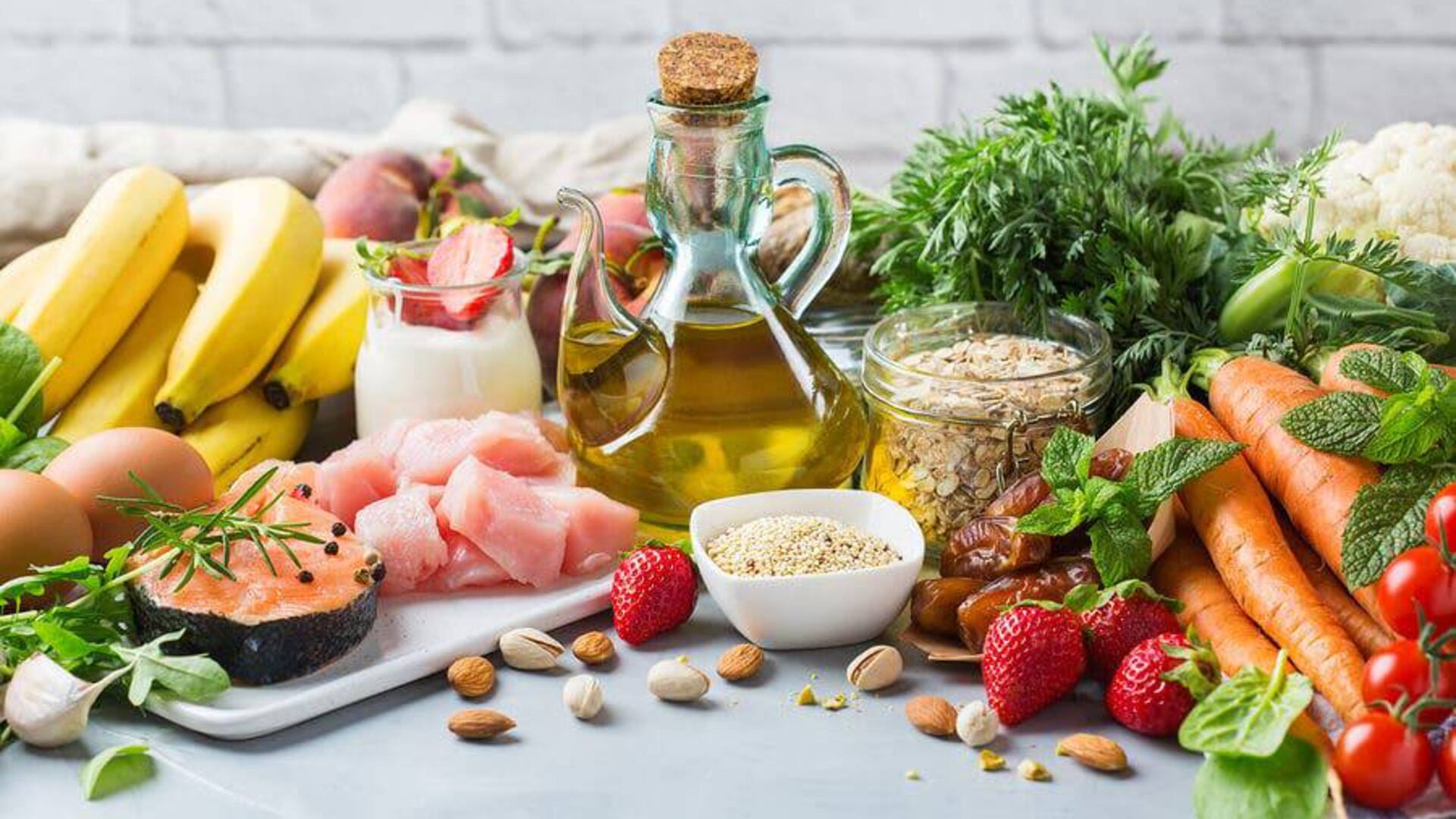 Aceite de oliva, ajo, pescados, verduras, frutos secos, son los principales ingredientes de los platos típicos de los países del Mediterráneo