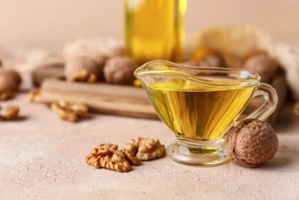 El aceite de oliva virgen extra es uno de los ingredientes estudiados por su relación con la salud cardiovascular y cognitiva.