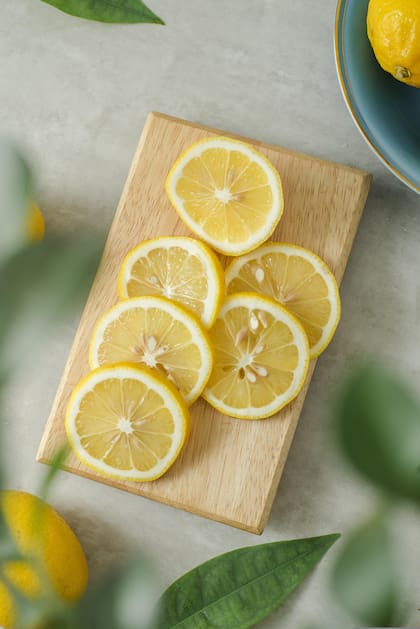 El ácido cítrico del limón ayuda a la absorción de nutrientes esenciales