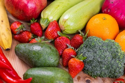 El ácido fólico se encuentra en suplementos, verduras de hoja verde, cereales integrales, legumbres y huevos, que facilitan su absorción (Foto ilustrativa: PIXABAY)
