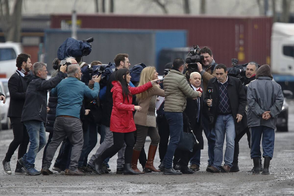 El acoso periodístico al exjuez Oyarbide, que sobreseyó a los Kirchner por enriquecimiento ilícito y aparece en los cuadernos de Centeno