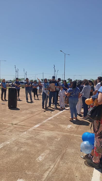 El acto de familiares, vecinos y amigos por la muerte de Juanita Milagros Sirimarco Díaz en Posadas
