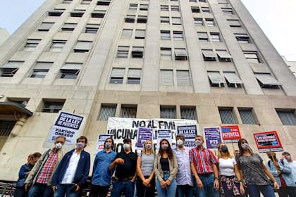 El acto de la izquierda, en el Ministerio de Salud