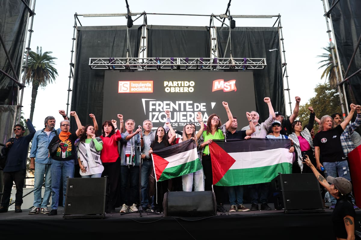 El acto del frente de izquierda en Plaza de Mayo