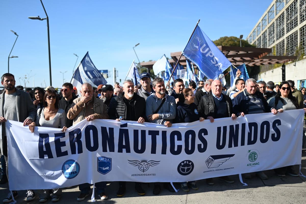 El acto se desarrolló en el estacionamiento