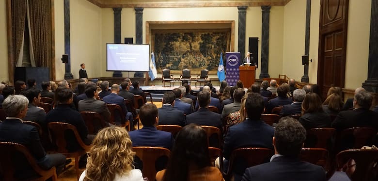 Sturzenegger anticipó cambios para ampliar el acceso al crédito