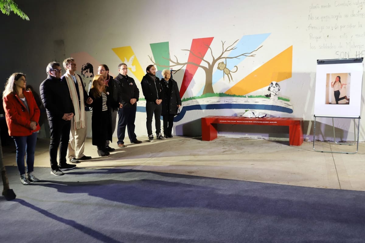 El acto se realizó anoche en una plaza en Palermo donde solía jugar la joven.