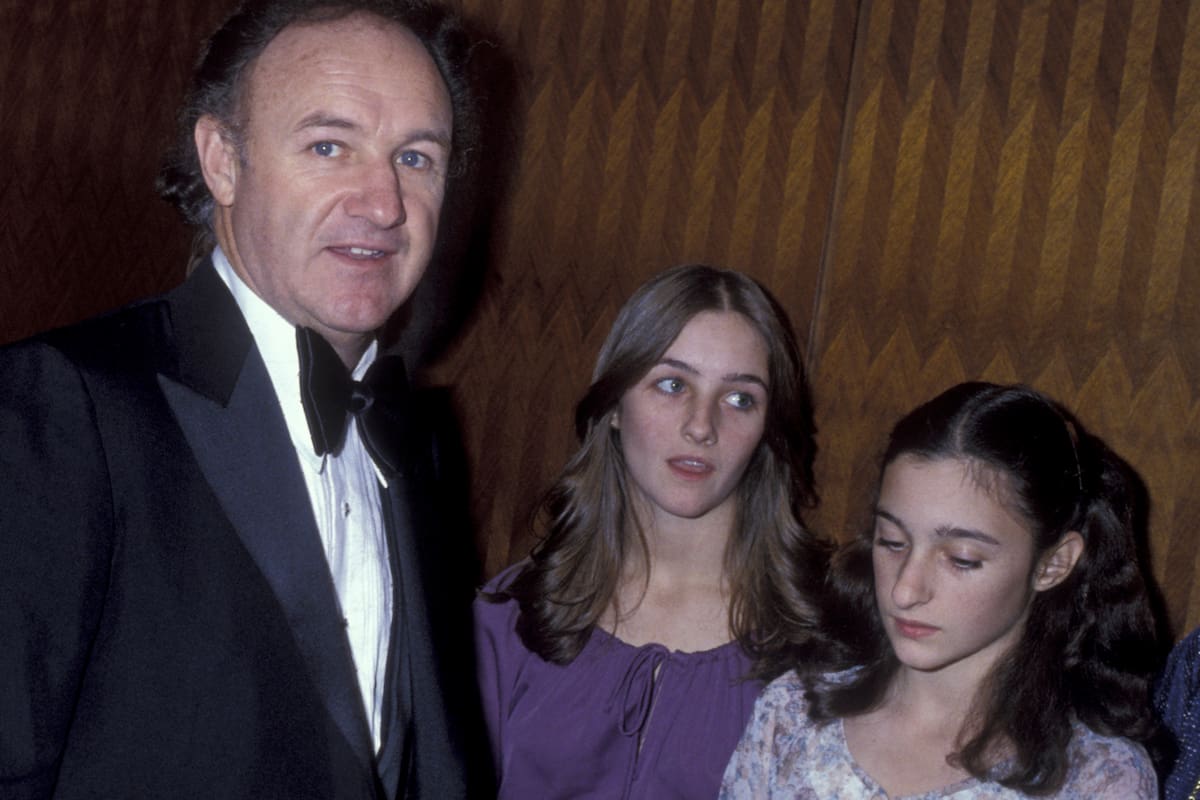 El actor, acompañado de sus hijas Elizabeth y Leslie Hackman, durante la proyección de Superman en 1978 en Washington