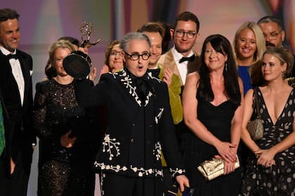 El actor Alan Cumming durante su discurso de agradecimiento al recibir el premio al Mejor reality de competencia por The Traitors