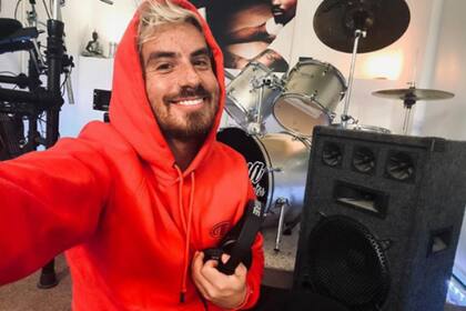 El actor aludió a su lucha contra el cáncer en su desembarco en la radio