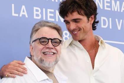 El actor australiano interpreta a Frankenstein en la última cinta dirigida por Guillermo Del Toro