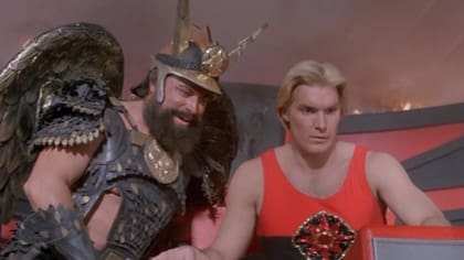 El actor Brian Blessed interpretando al personaje del príncipe Vulcan en Flash Gordon