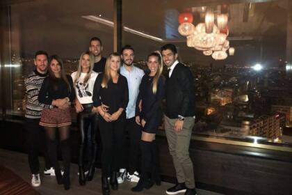 El actor celebró el galardón en una cena íntima con sus amigos en el exclusivo Hotel Nobu de Barcelona