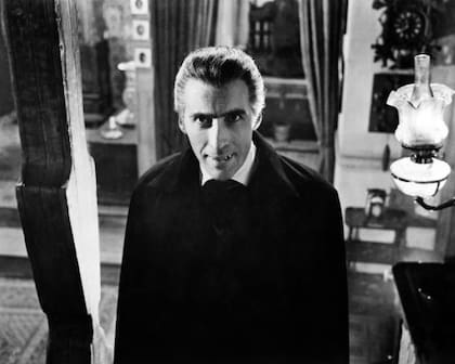 El actor Christopher Lee, conocido por sus interpretaciones de Drácula, entre otros grandes personajes, tenía 17 años cuando presenció la ejecución de Weidmann (Foto: Getty Images)