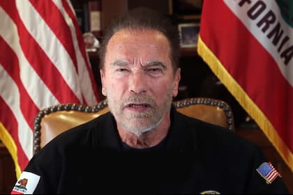 Arnold Schwarzenegger recibió la primera dosis de la vacuna contra el coronavirus: "Nunca me sentí tan feliz de hacer una fila", dijo. Además, recordó una célebre frase de Terminator
