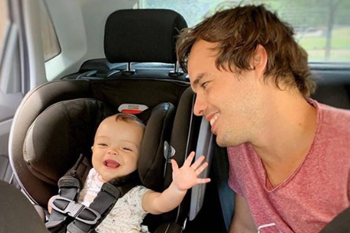 El actor compartió un tierno video: su hija lo reconoció en la TV por primera vez