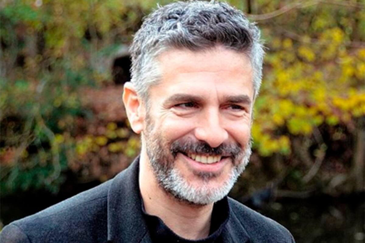 El actor contó que tiene muchas ganas de enamorarse y que por la calle le dicen "groserías lindas" que le dan vergüenza