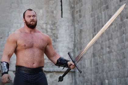 El actor de Game of Thrones, Hafthor Julius Bjornsson, levantó 501 kilos y marca un nuevo récord mundial de peso muerto