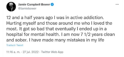 El actor de 'Stranger Things' compartió en Twitter su experiencia con las adicciones.