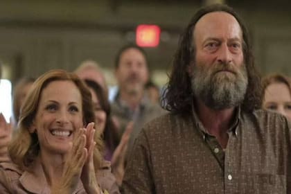 El actor es el primer nominada sordomudo (Captura película CODA)