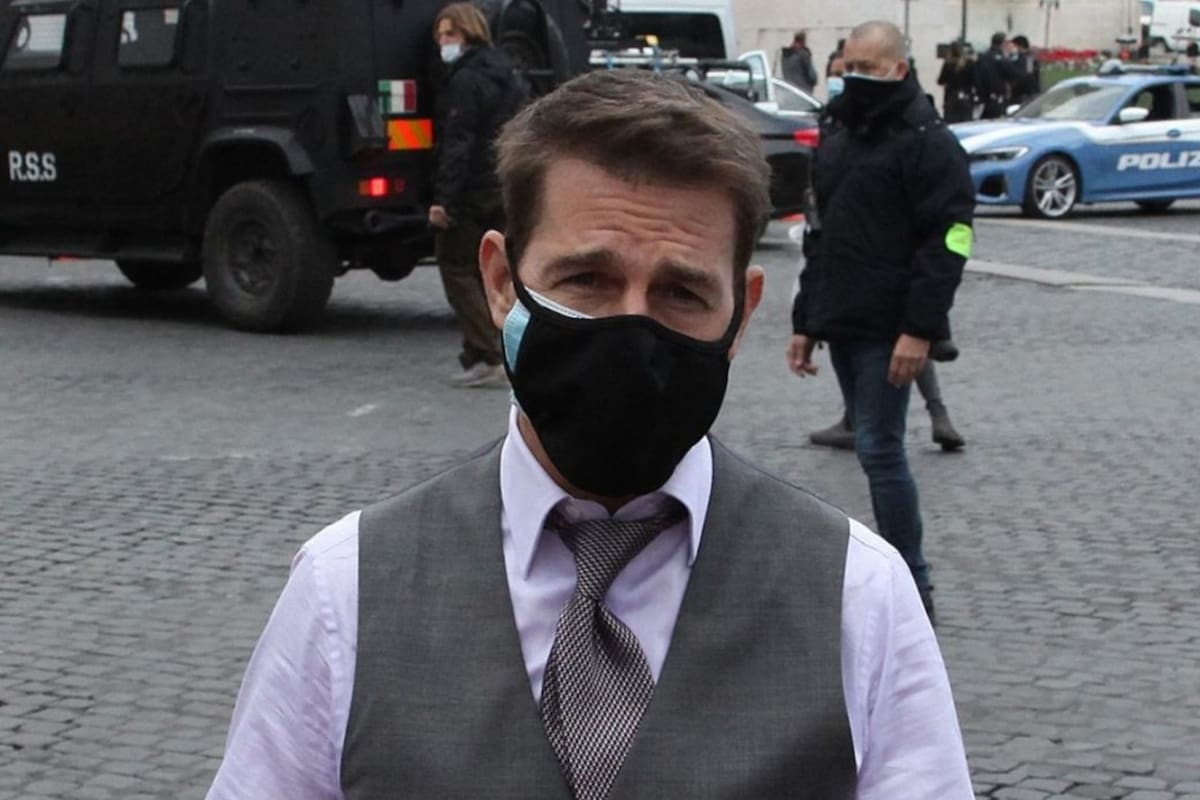 El actor está invirtiendo millones de dólares para trasladar la producción a una antigua base de diseño de tanques en Longcross, Surrey, en Inglaterra