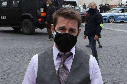 El actor está invirtiendo millones de dólares para trasladar la producción a una antigua base de diseño de tanques en Longcross, Surrey, en Inglaterra