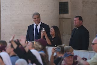 La estrella de Hulk Lou Ferrigno cumple un sueño de la infancia al conocer al papa XIV