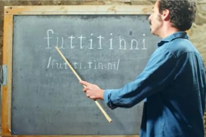 El actor Giusseppe Capodicasa enseñando una expresión que vale la pena aprender.