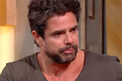 El actor habló de las tareas que hace en su casa y se metió en el conflicto de actores