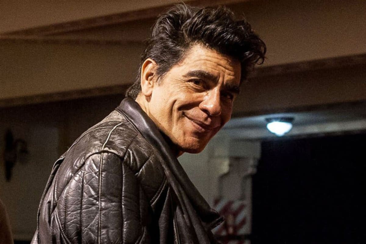 El actor interpreta al astro del fútbol en la serie Sueño bendito.