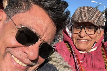 El actor Juan Palomino junto a José Palomino Cortez, su padre, en la foto que el actor subió hace unas semanas para el Día del padre