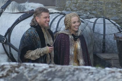 El actor junto a la ganadora del Emmy, Jodie Comer, coprotagonista de Killing Eve