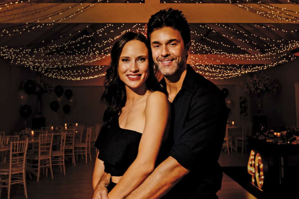 El actor le realizó un regalo simbólico a Camila Cavallo, con motivo de un nuevo aniversario juntos