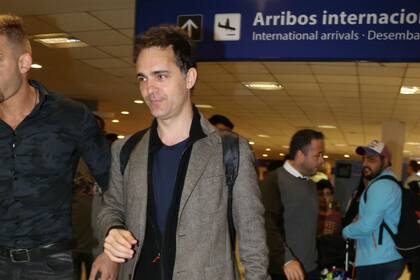 El actor llegó esta mañana a Ezeiza, y fue recibido por los fans que lo esperaban en el aeropuerto
