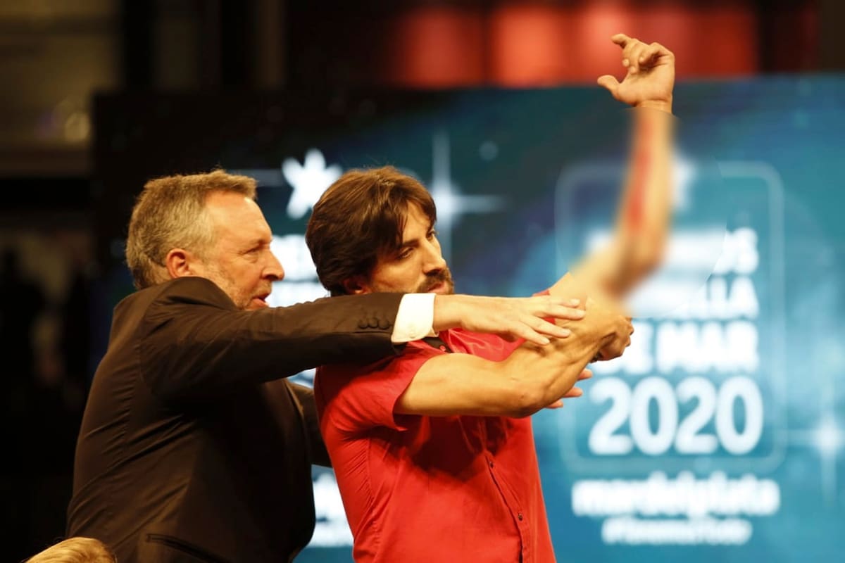 El actor Marcos Moyano buscó protestar contra una supuesta discriminación que sufrió el centro de arte que dirige su madre, Viviana Ruiz