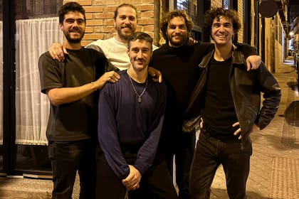 El actor Matías Mayer junto al resto de los socios con los que abrió el restaurante Ancho en Madrid