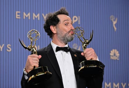 El actor Matthew Rhys ganó dos premios por dos series distintas: La maldición de Widow’s Bay y La bestia en mí