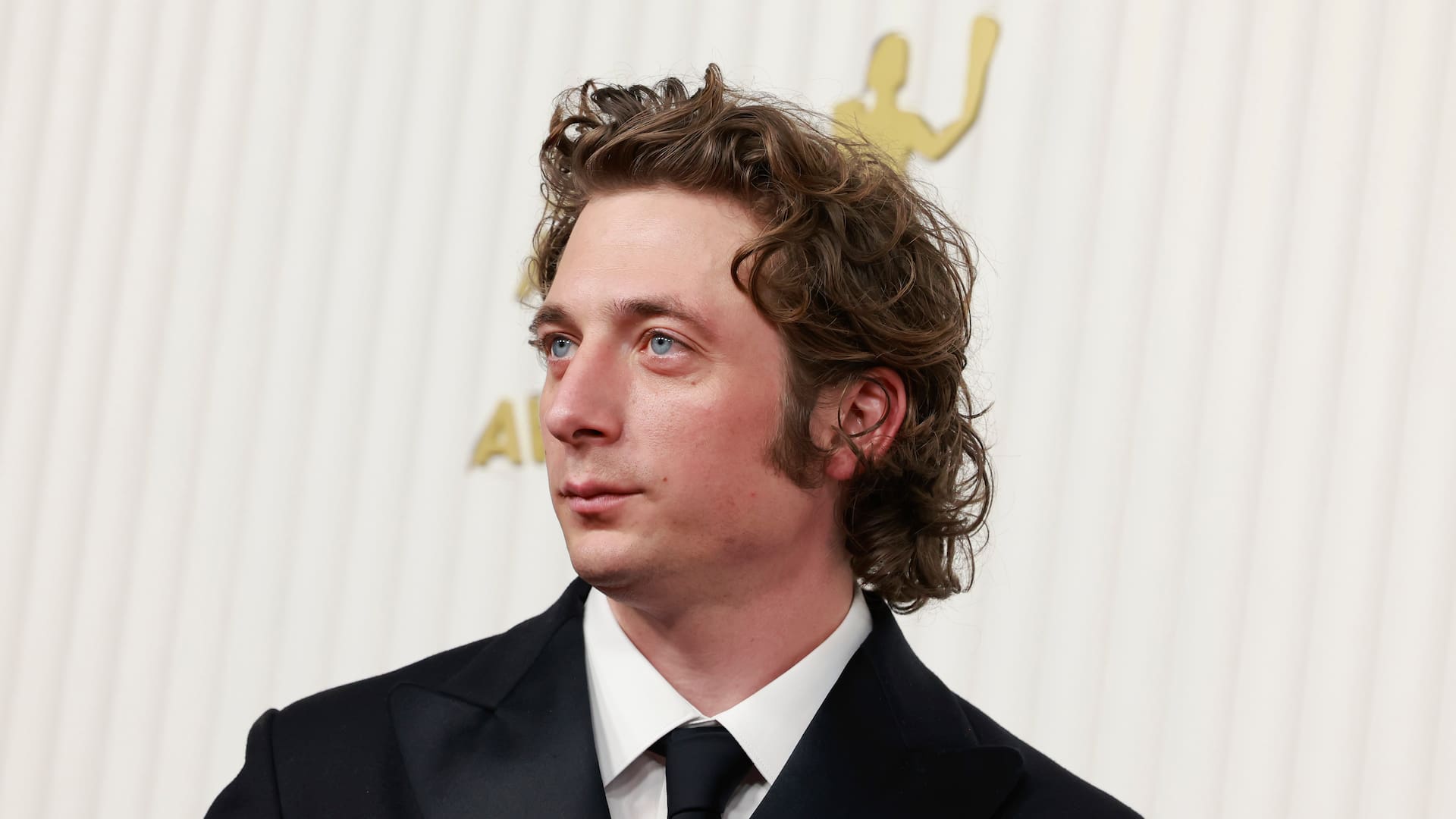 El actor neoyorkino ganó el Globo de Oro y el SAG por su protagónico en la serie de Star+ y ahora aspira al Emmy
