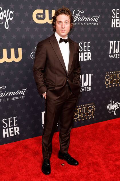 El actor neoyorkino ganó el Globo de Oro y el SAG por su protagónico en la serie de Star+ y ahora aspira al Emmy
