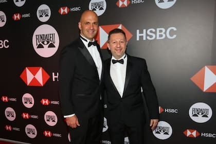 Nicolás Scarpino y Sergio Paglini muy elegantes, en una alfombra roja