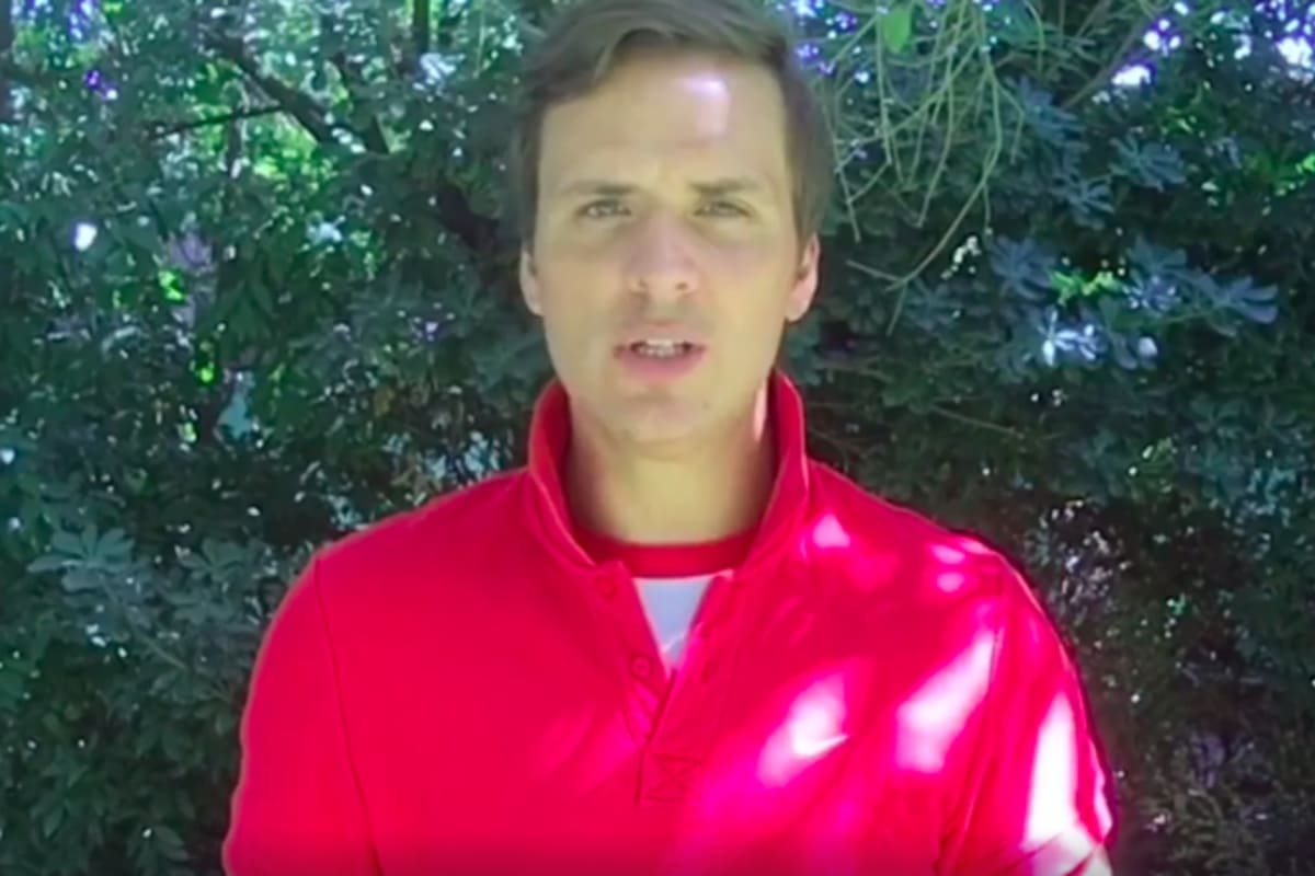 El actor, que desde hace años interpreta a un personaje que es rugbier, fue criticado por su imitación. Del entorno de Fernando Báez Sosa lo defendieron.