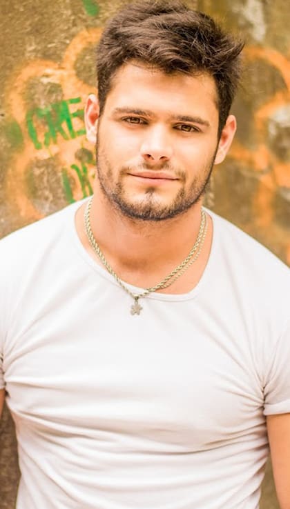 El actor se entusiasma con su banda y con el futuro que le ve a su carrera como cantante