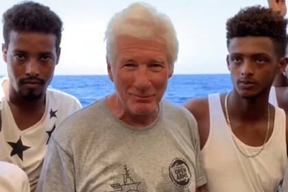 El actor subió a un barco con 129 refugiados.