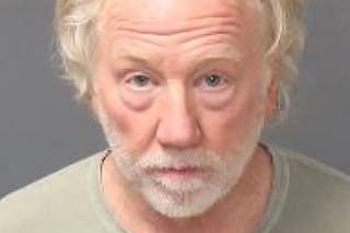 Hollywood "elimina" digitalmente al actor Timothy Busfield, tras ser acusado de agresión sexual a menores