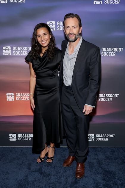 El actor y la abogada se comprometieron tras tres años de relación