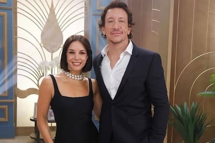 El actor y su compañera de elenco en la obra Rocky blanquearon su vínculo sentimental