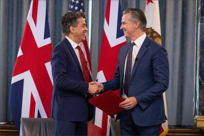 El acuerdo binacional firmado por Gavin Newsom "impulsará la inversión y el empleo en el Reino Unido y en California"