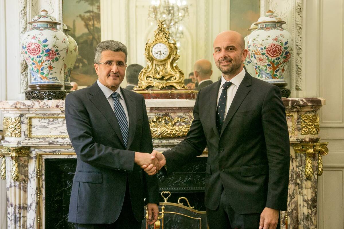 El acuerdo fue firmado hoy por el secretario de Transporte, Franco Mogetta,
y el presidente de la autoridad de Aviación Civil de Qatar, Mohamed Alhajri