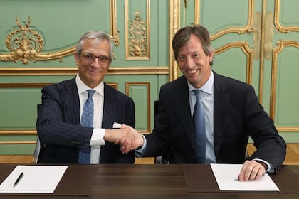 El acuerdo fue firmado por Rodolfo Freyre, Chairman de Southern Energy, y Frédéric Barnaud, CCO de SEFE