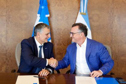 El acuerdo fue suscripto por Horacio Marín, presidente y CEO de la petrolera estatal, y Martín Migoya, cofundador y CEO de Globant